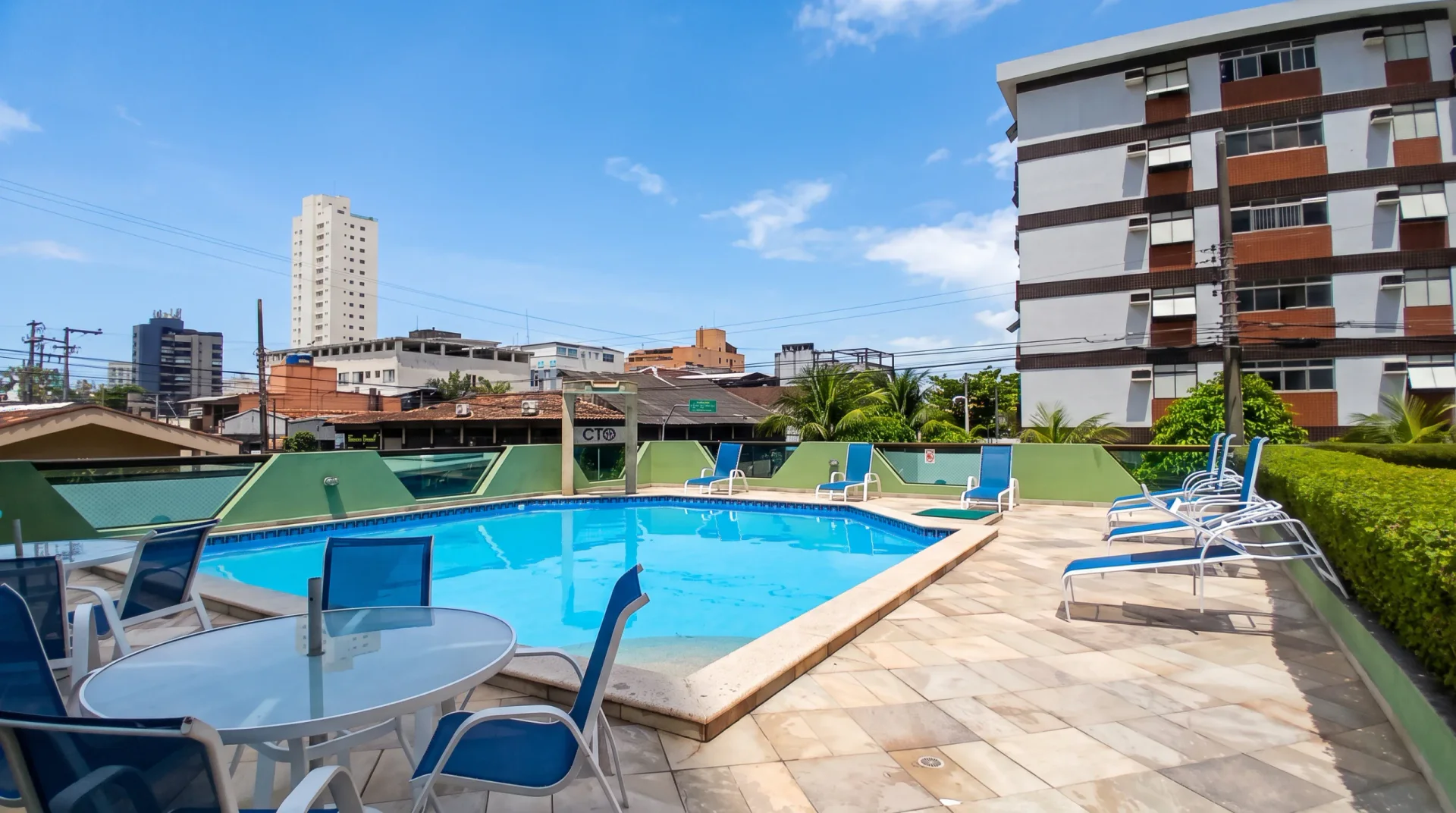 Apartamento à venda com 3 quartos e piscina em Loteamento João Batista