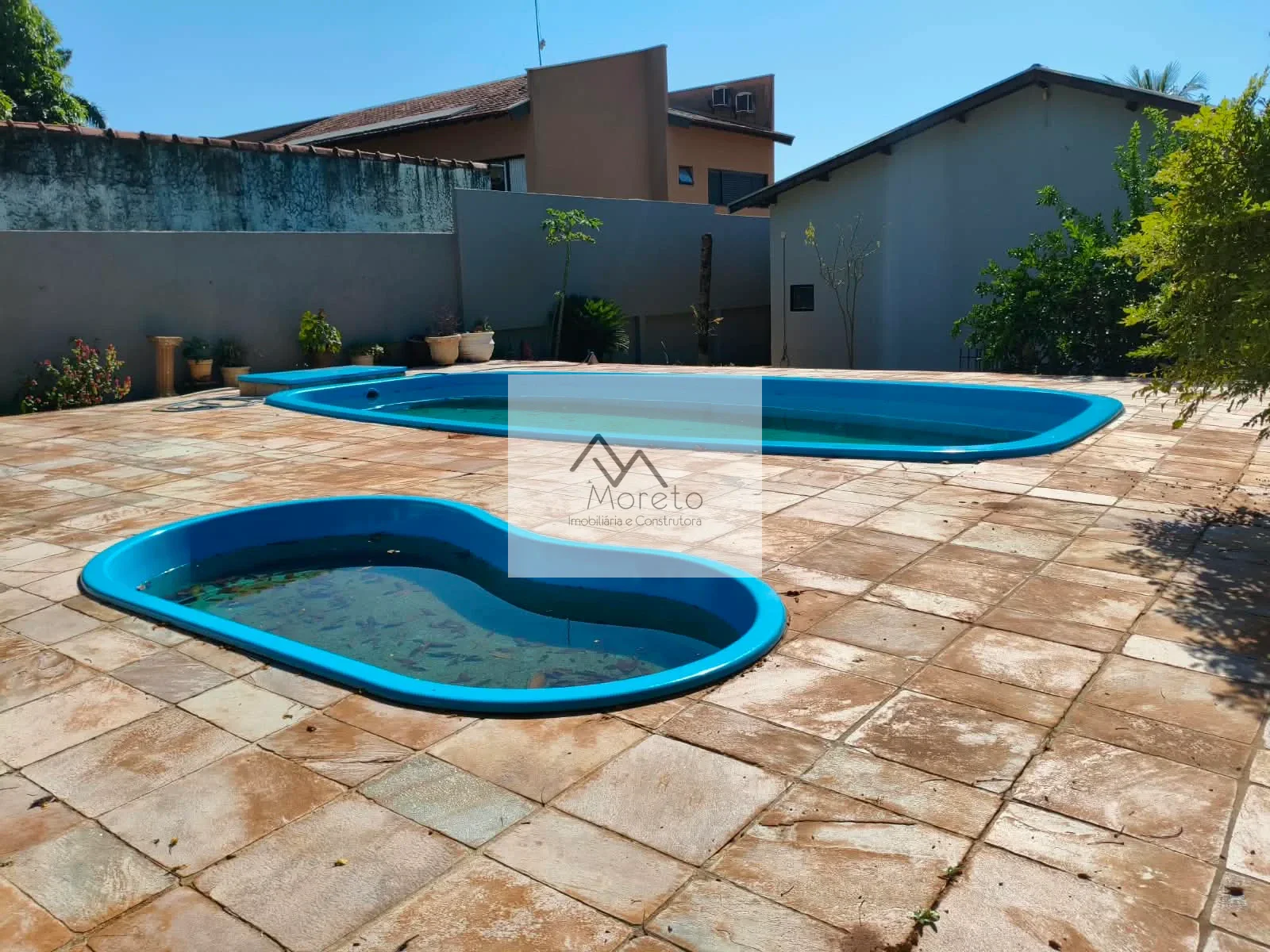 Vende-se excelente chácara no condomínio Monte Carlo