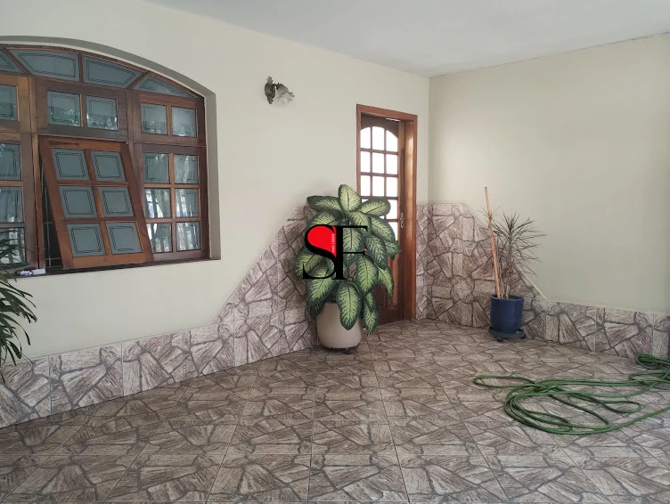 Oportunidade no Jardim Maria Augusta: Casa Ampla com 4 Quartos e 2 Vagas em Taubaté!