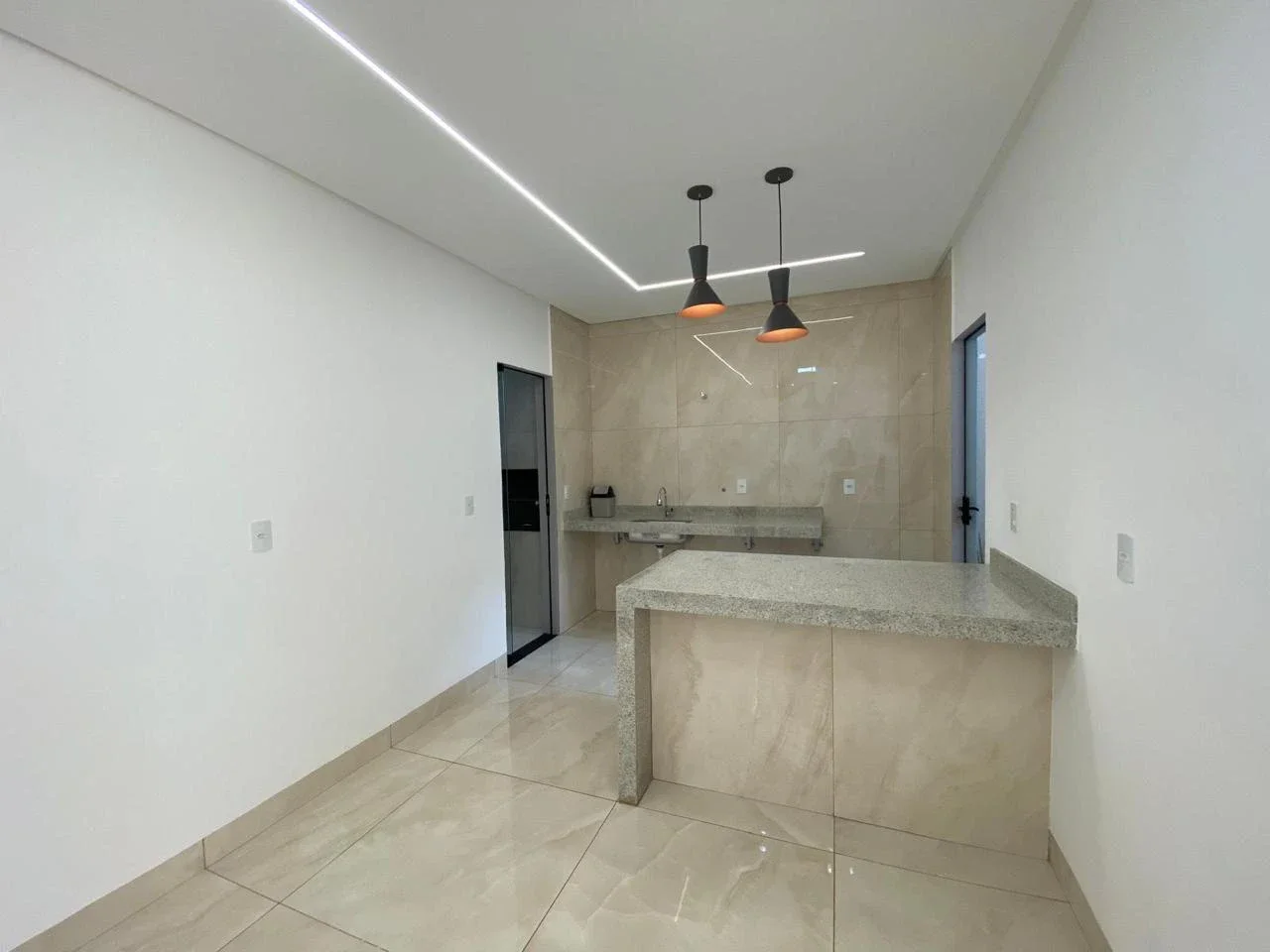 🏡 CASA MODERNA À VENDA NO CAMPOS DO JORDÃO – ANÁPOLIS/GO