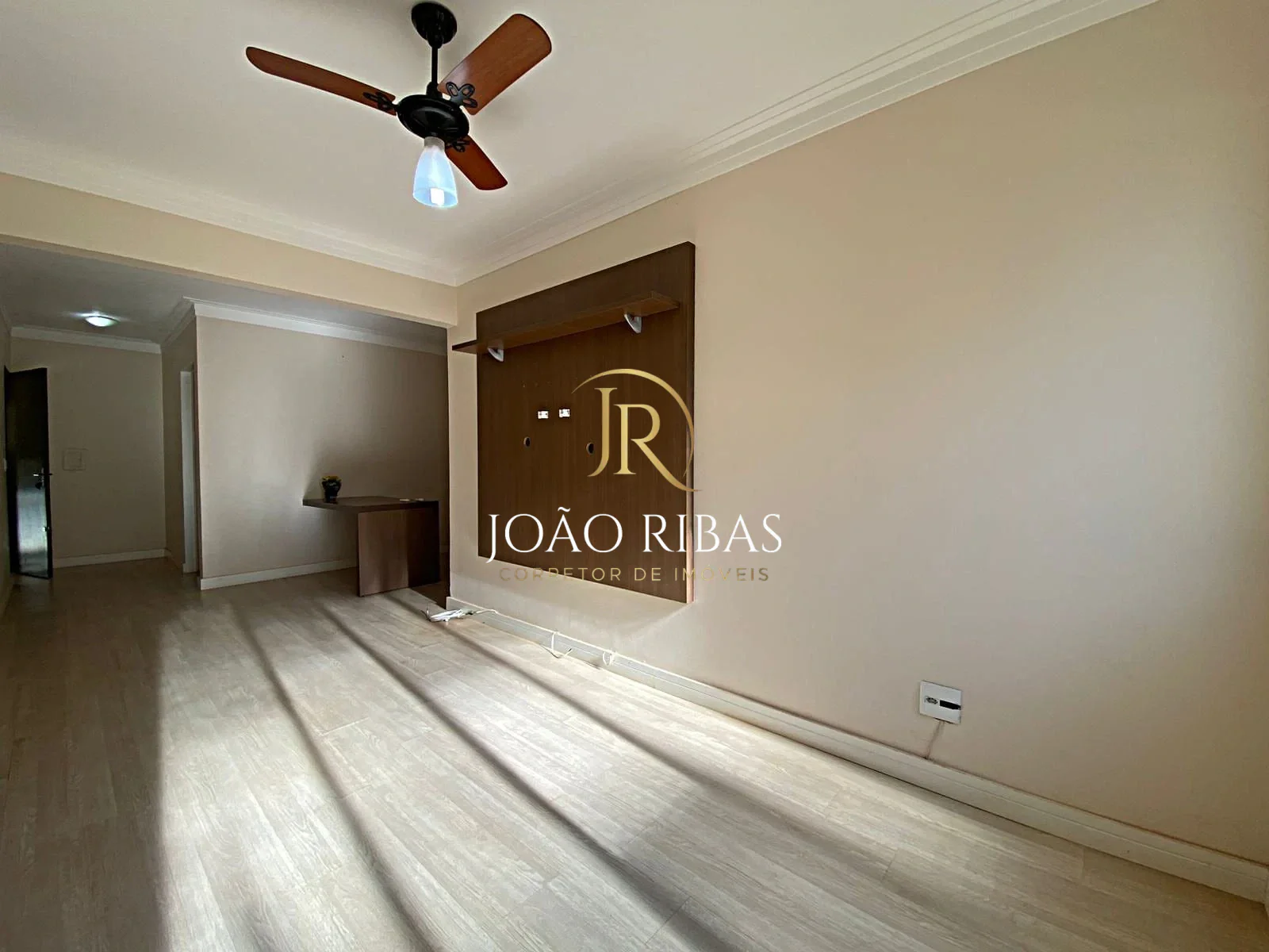 Apartamento à Venda com 2 Quartos no Jardim Anhanguera – R$ 255.000