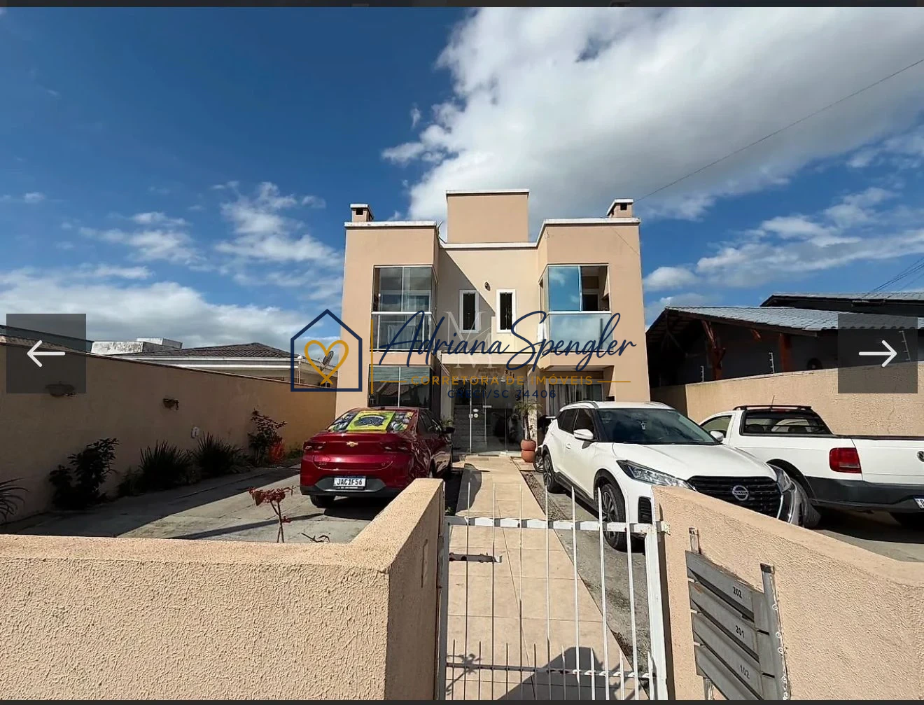 Apartamento à venda com 2 quartos e semi-mobiliado em Barra do Aririú,