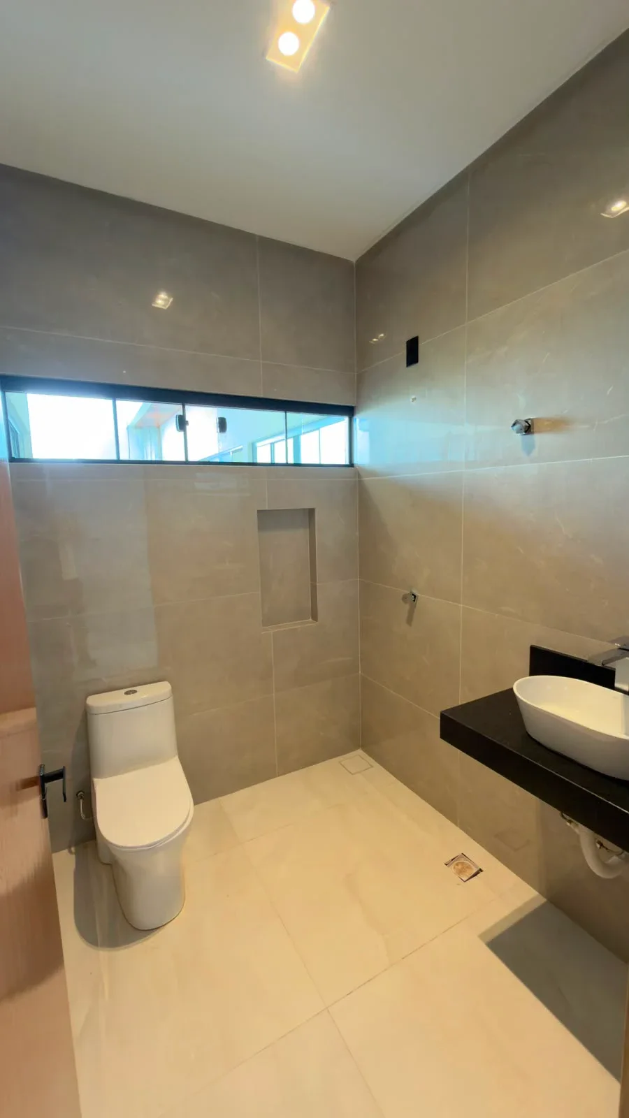 🏡CASA TÉRREA COM UMA FAIXADA IMPONENTE😍 Bairro: JARDIM ITÁLIA ANÁPOLIS - GO