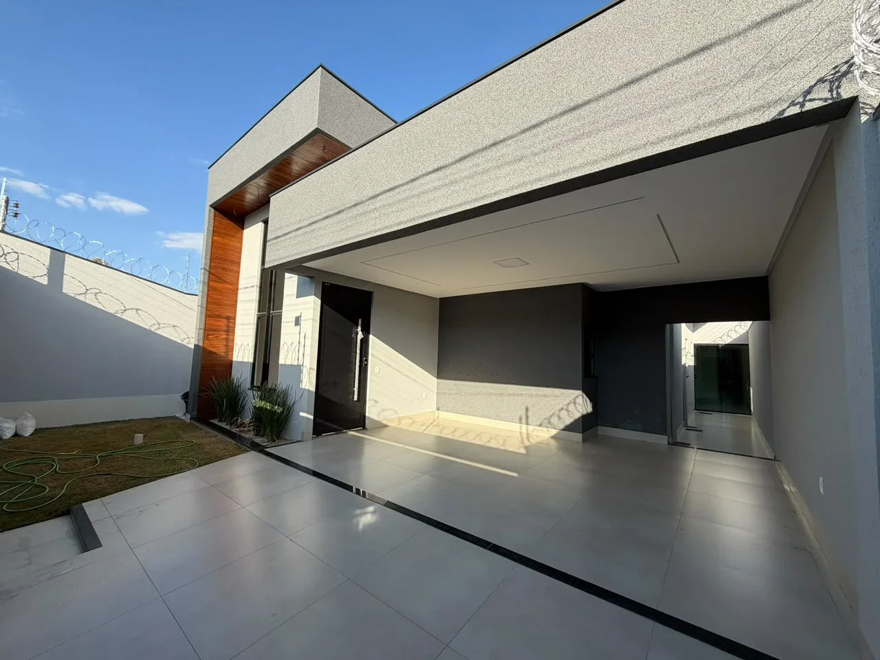 BELÍSSIMA CASA À VENDA — JARDIM ITÁLIA | ANÁPOLIS–GO