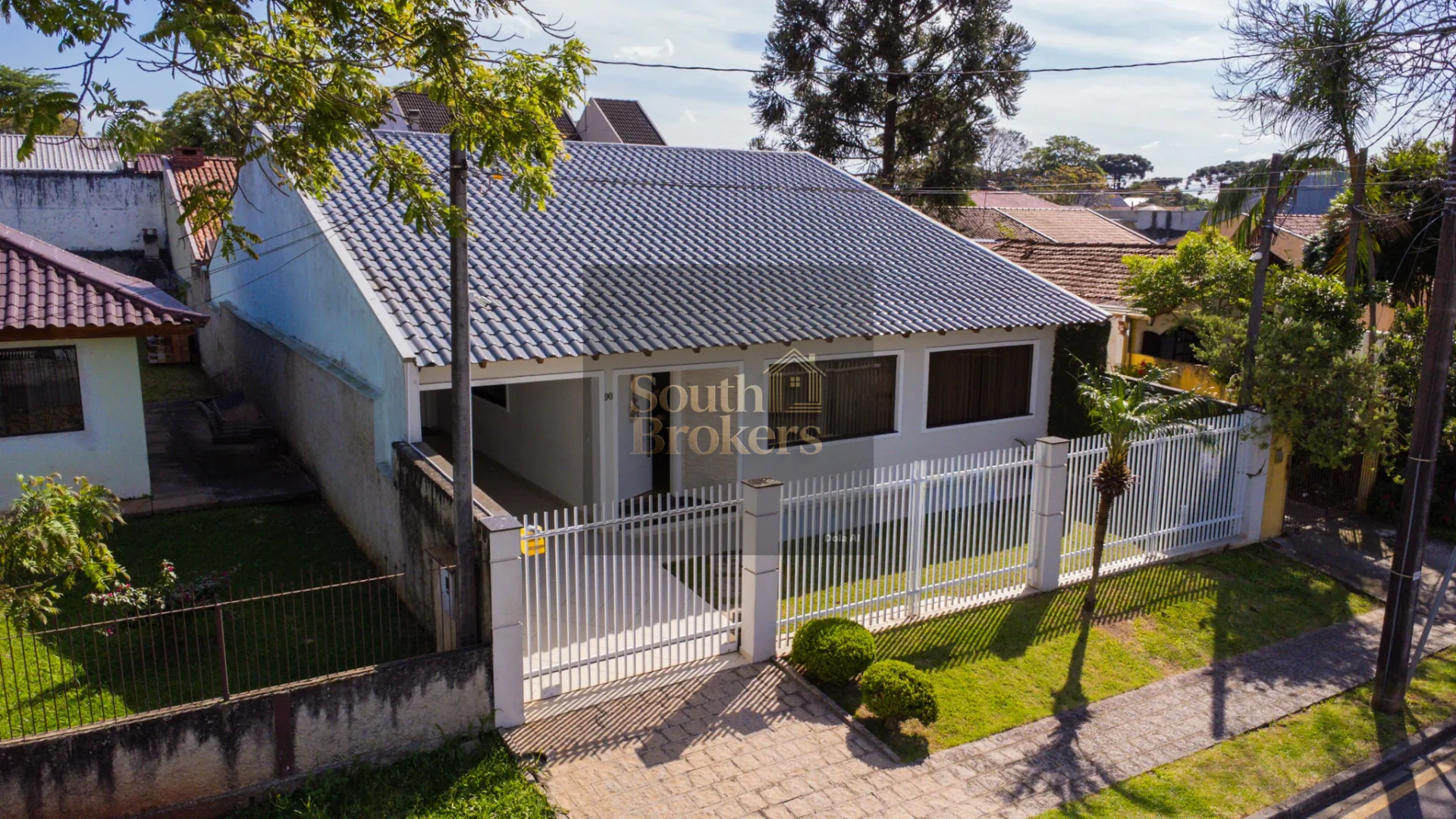 Casa Ampla com 363m² ao lado do Colégio Adventista — Aceita Imóvel de Menor Valor!