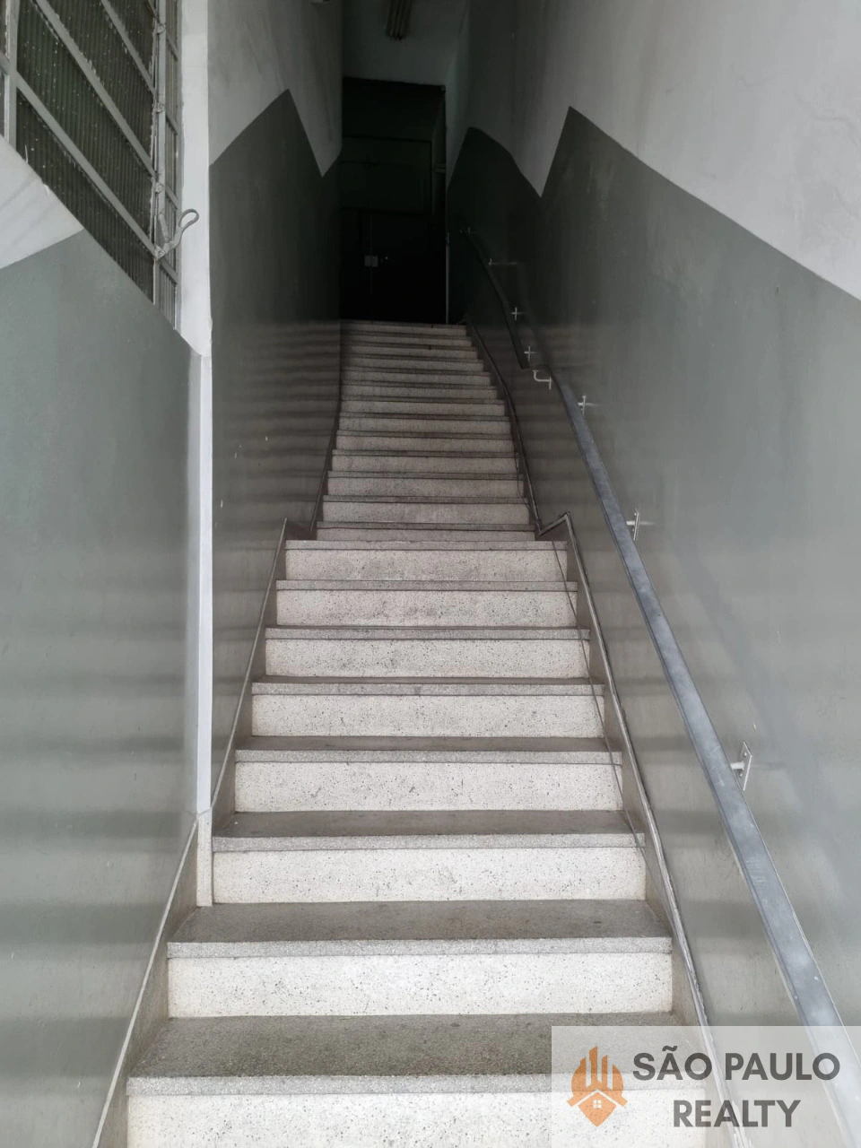 Prédio Comercial/Industrial à Venda no Brás - 1.515 m², Três Pavimentos, Oito Salas e Oito Banheiros. Oportunidade Única!!!