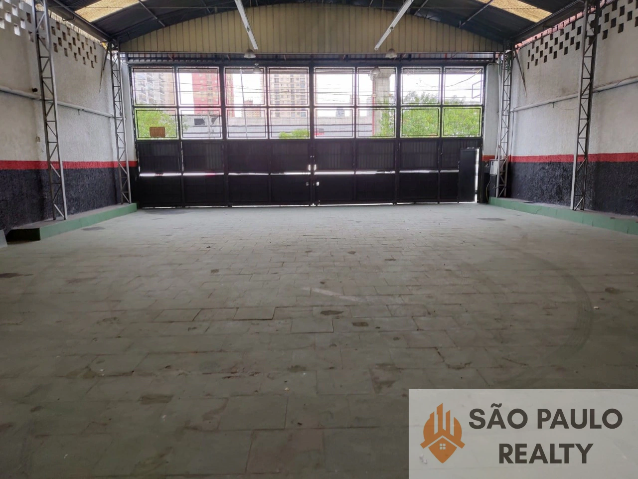 Galpão Comercial no Ipiranga, São Paulo-SP: 2 Salas, 3 Banheiros, 252m² de Área - Oportunidade Única!