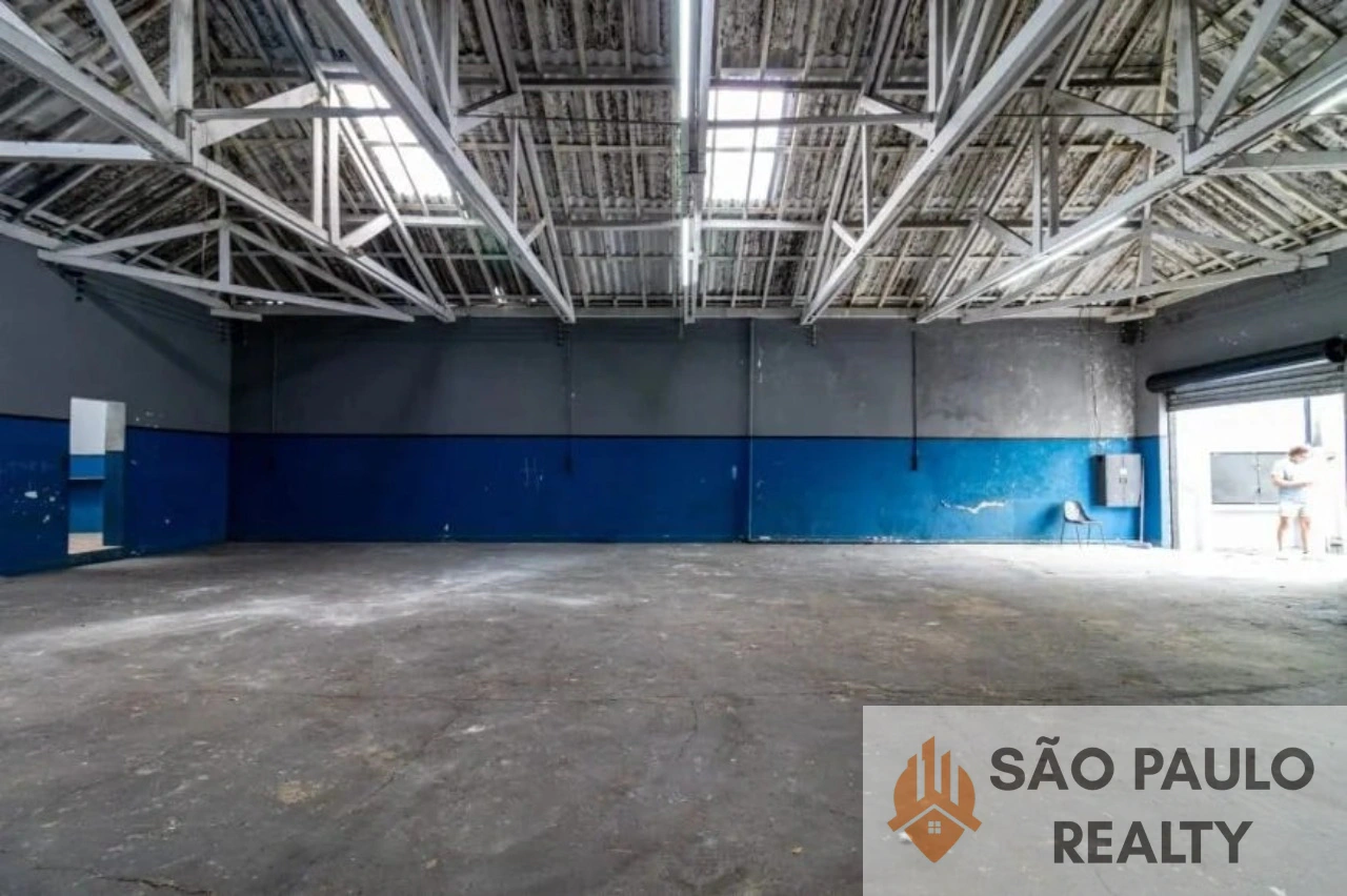 Galpão Comercial 484 m² à Venda no Ipiranga - 6 Vagas, 3 Banheiros e Próximo ao Metrô Sacomã em São Paulo
