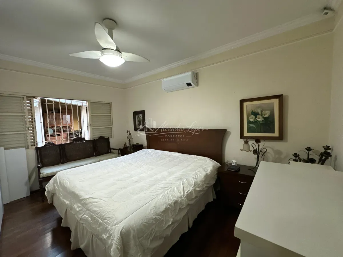 CASA IMPONENTE NO ESTORIL IV | CONFORTO, ESPAÇO E LAZER À VENDA EM JARDIM ESTORIL IV, BAURU/SP