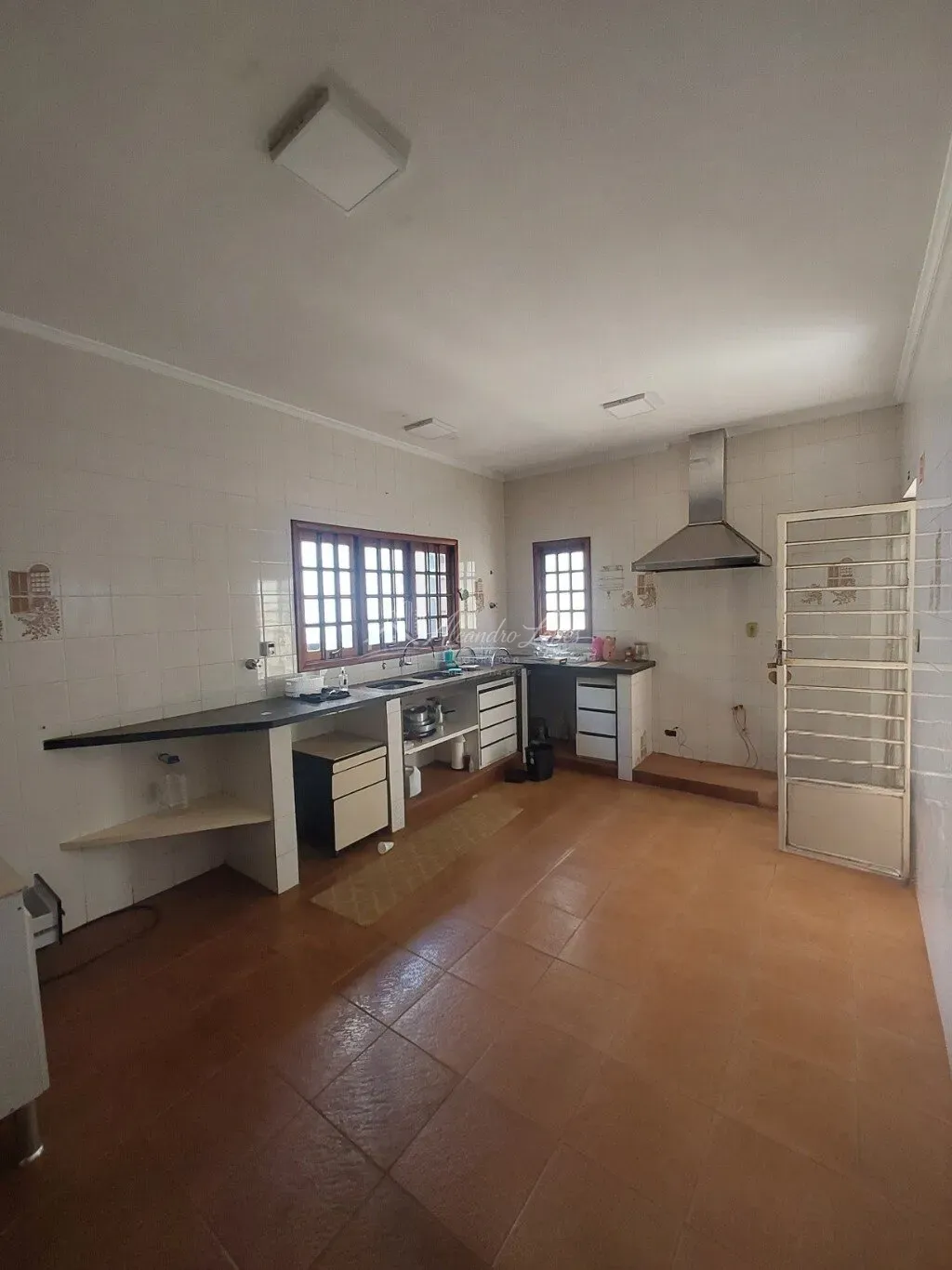SOBRADO 4 DORMITÓRIOS À VENDA EM JARDIM AMÉRICA, BAURU/SP